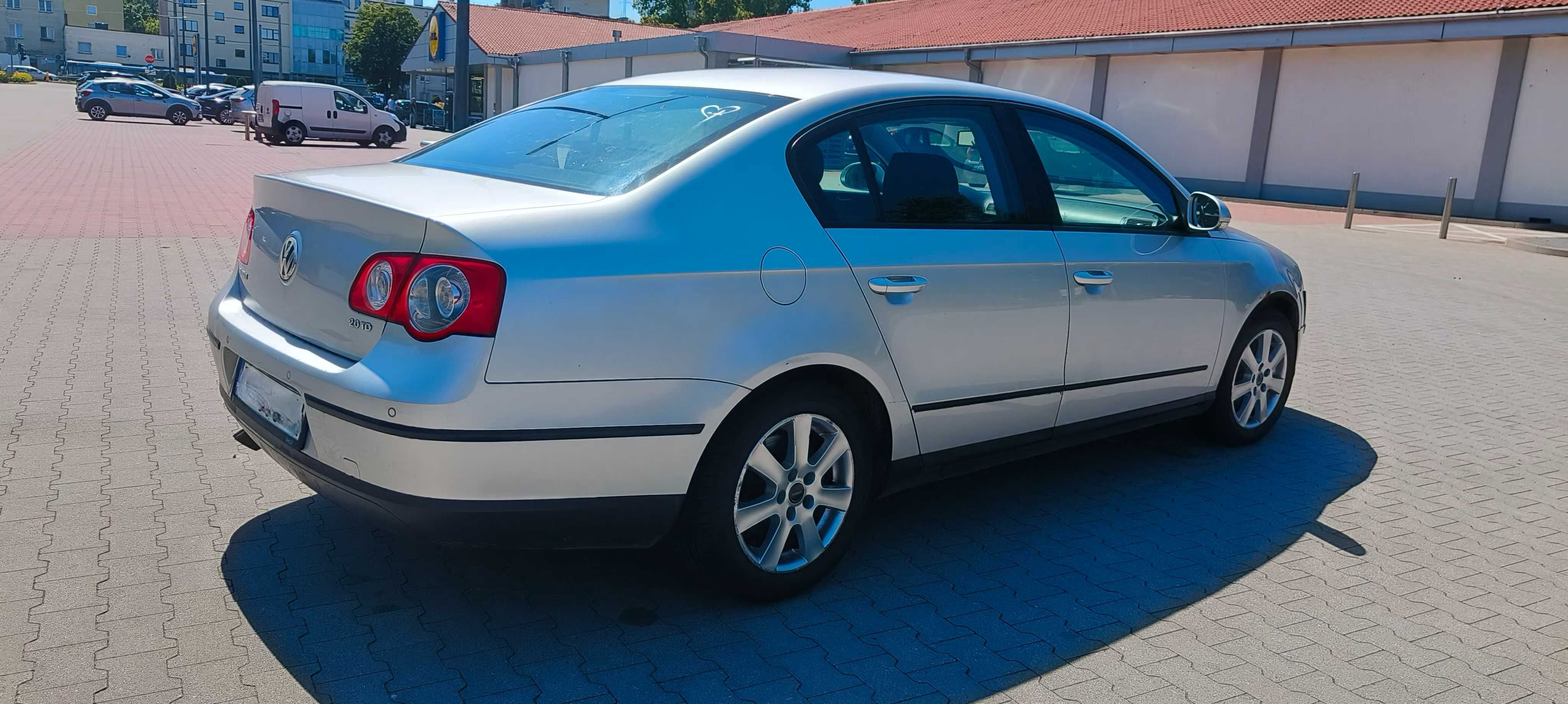 VW Passat B6 2.0 TDi 2005r + koła Dębica 2024