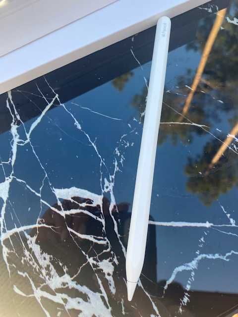 Продам стилус идеальный вариант  на подарок  Apple Pencil 2