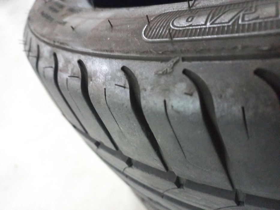 Pneus 215/40 R17