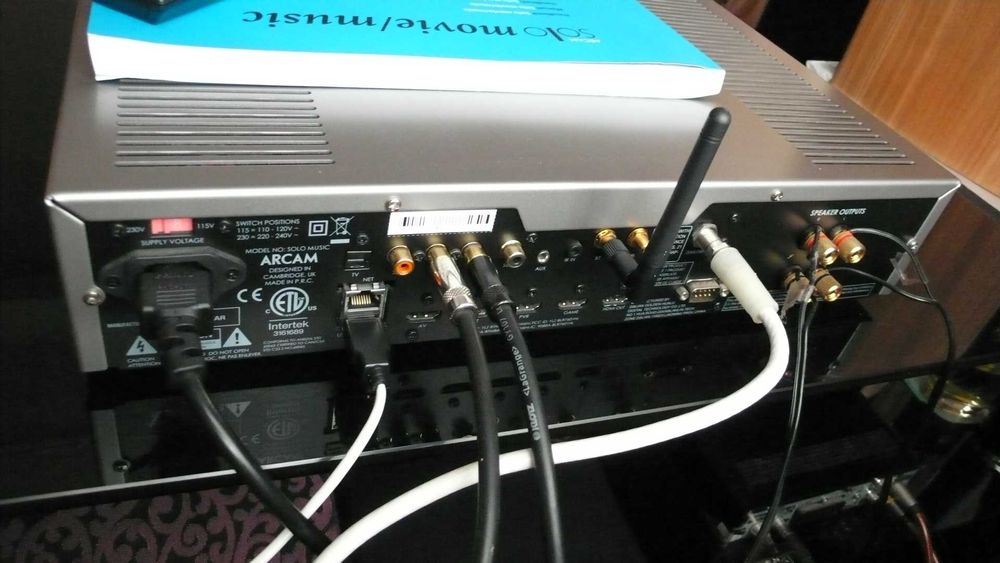 Arcam Solo Music (mk2) - це підсилювач сд програвач стример тюнер цап