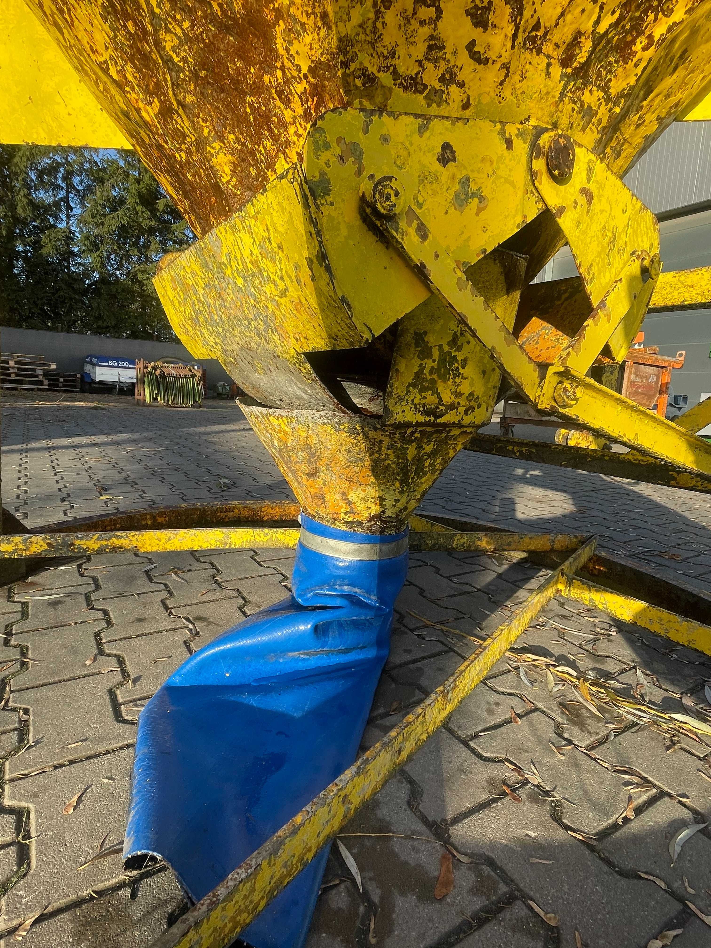 Zbiornik lej do betonu 1200l pod suwnicę/dźwig pojemnik zrzutowy