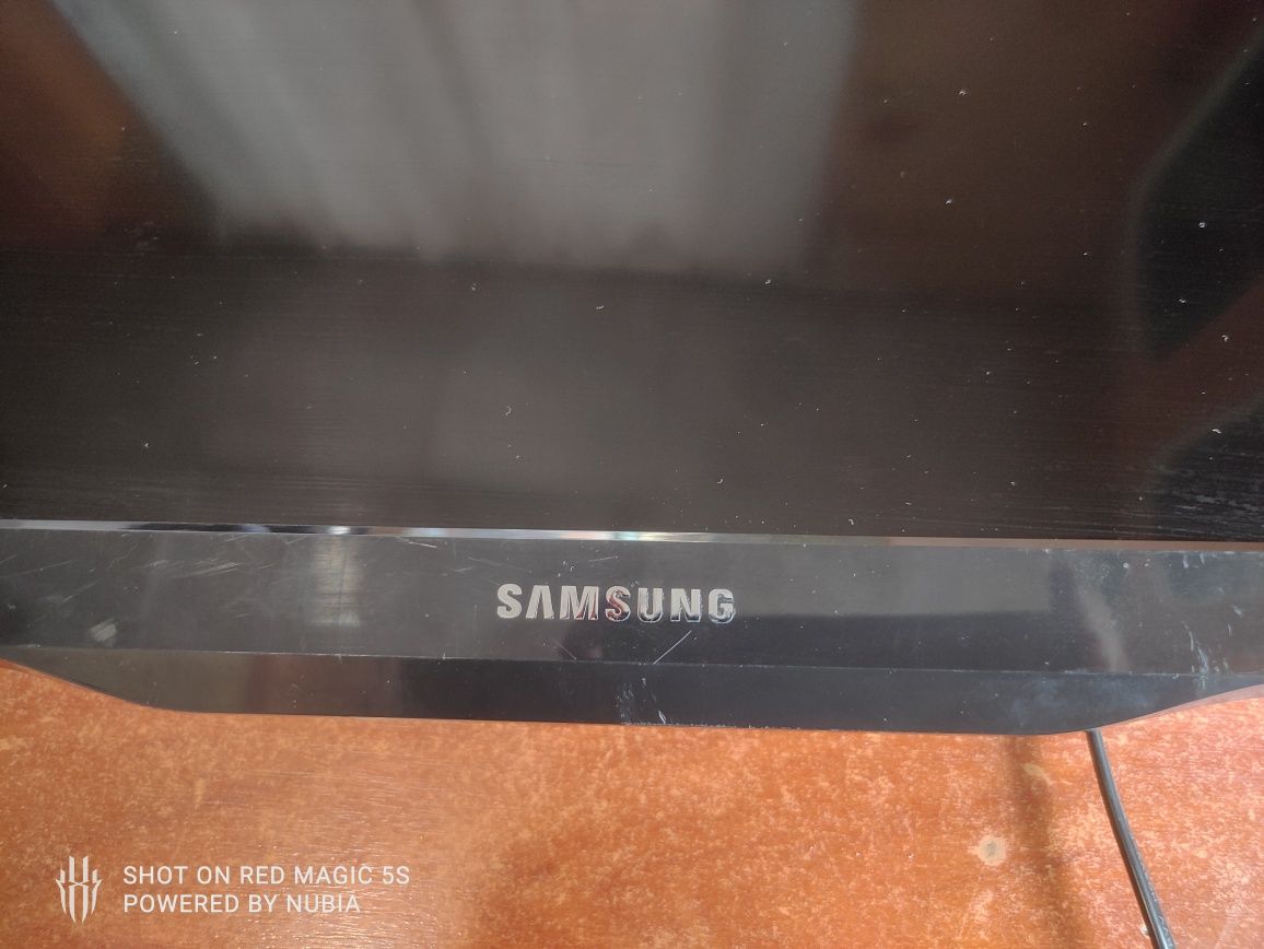 Smart TV Samsung L34, розбитий
