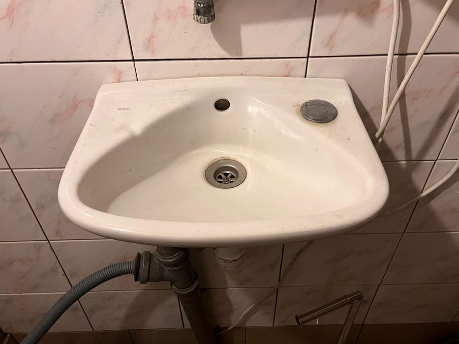 Mała umywalka używana