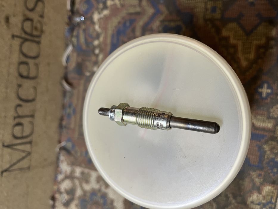 Свеча накаливания A0001598101 Mercedes
