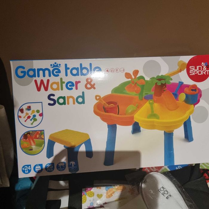 Mesa para brincar com banquinho