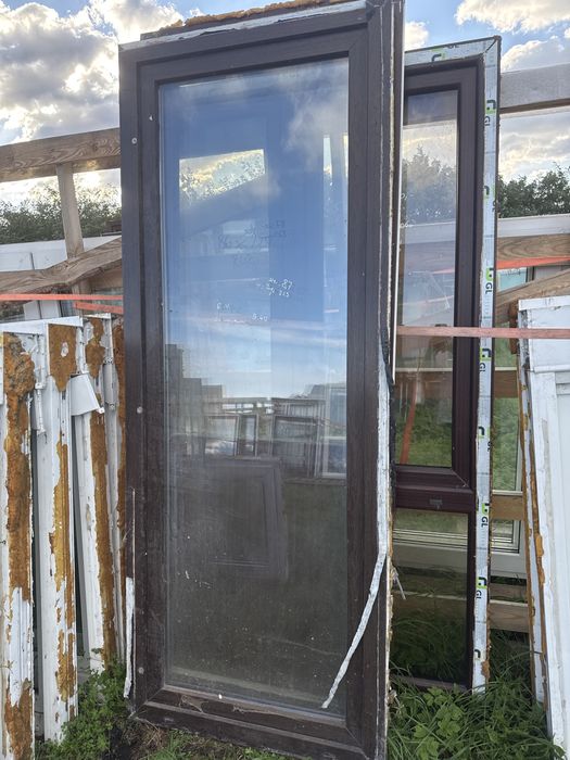 1x okno balkonowe 87x223 plastikowe dab bagienny (pelna szyba, transpo