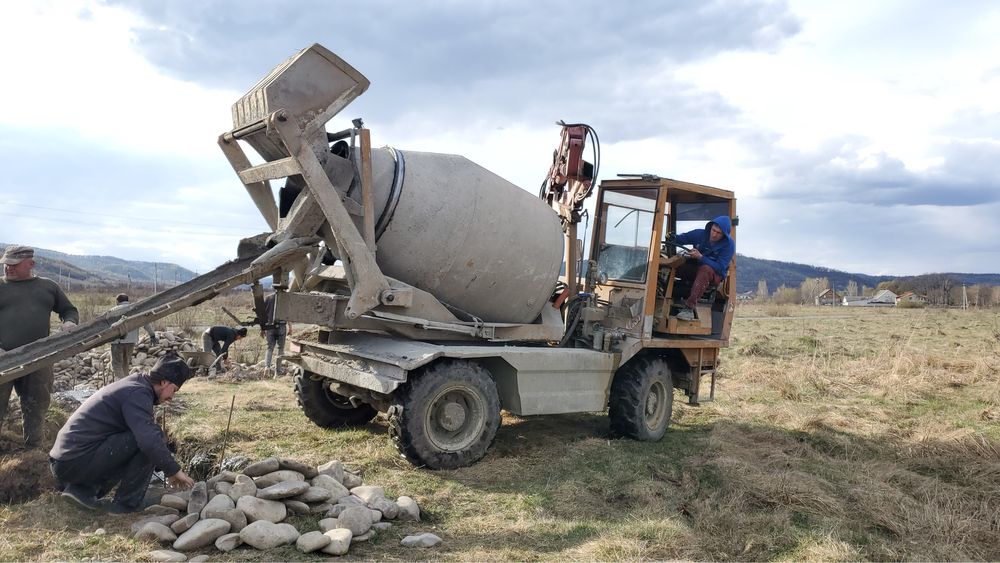 Оренда самохідного міксера 2,5кубів