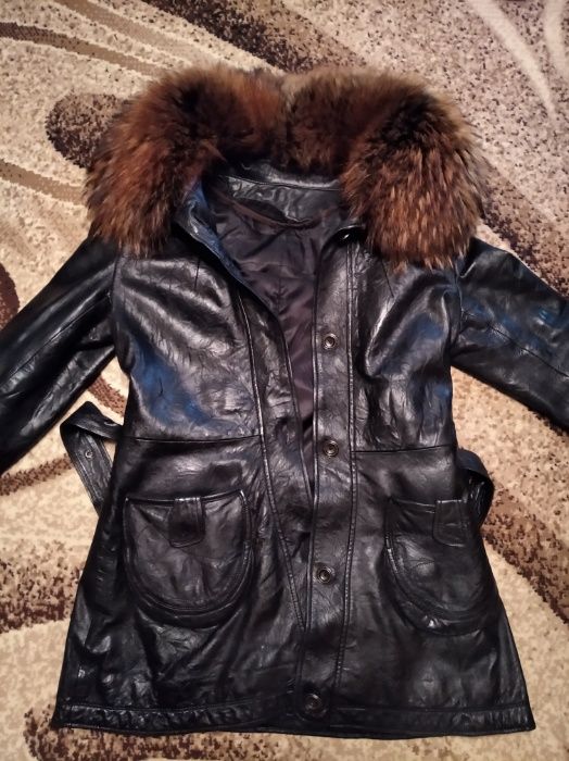 женская кожаная куртка с мехом (зима демисезонная)