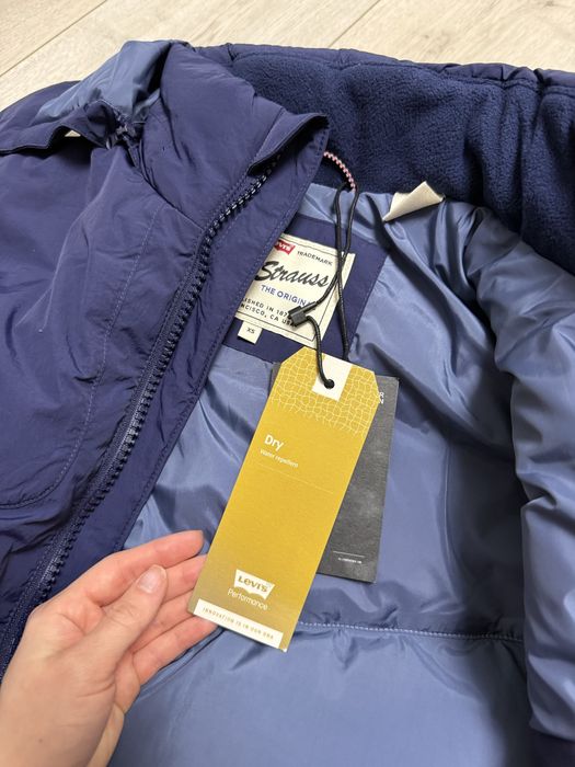 Чоловічий пуховик Levis