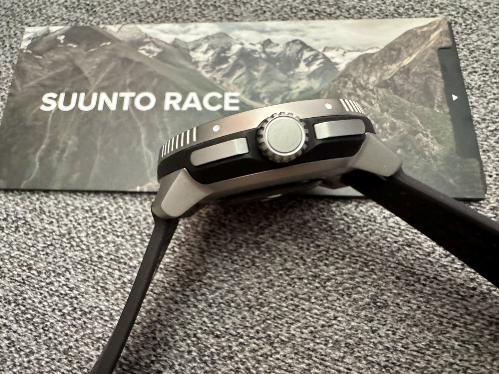 SUUNTO Race titanium
