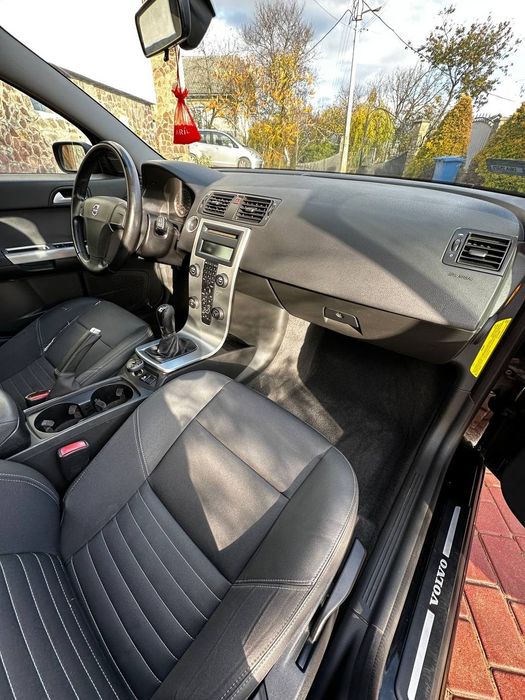 volvo v50 2004 року