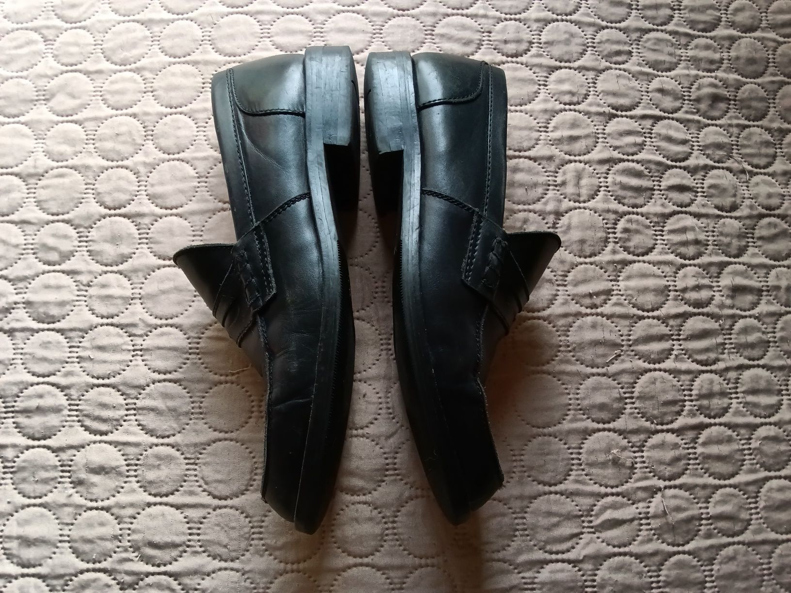 Sapatos Pretos , tamanho 42.