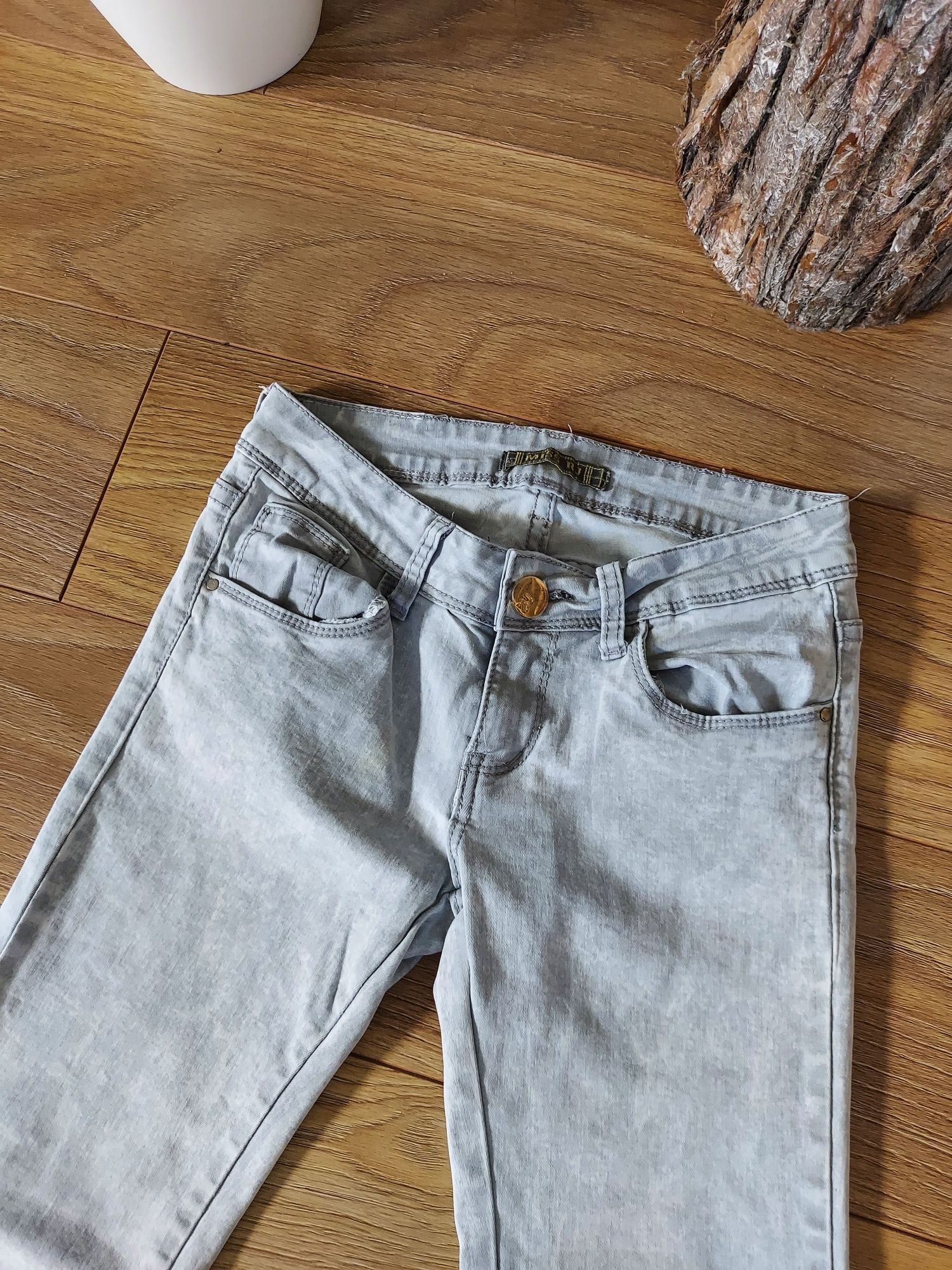 Spodnie Jeans rozmiar 140