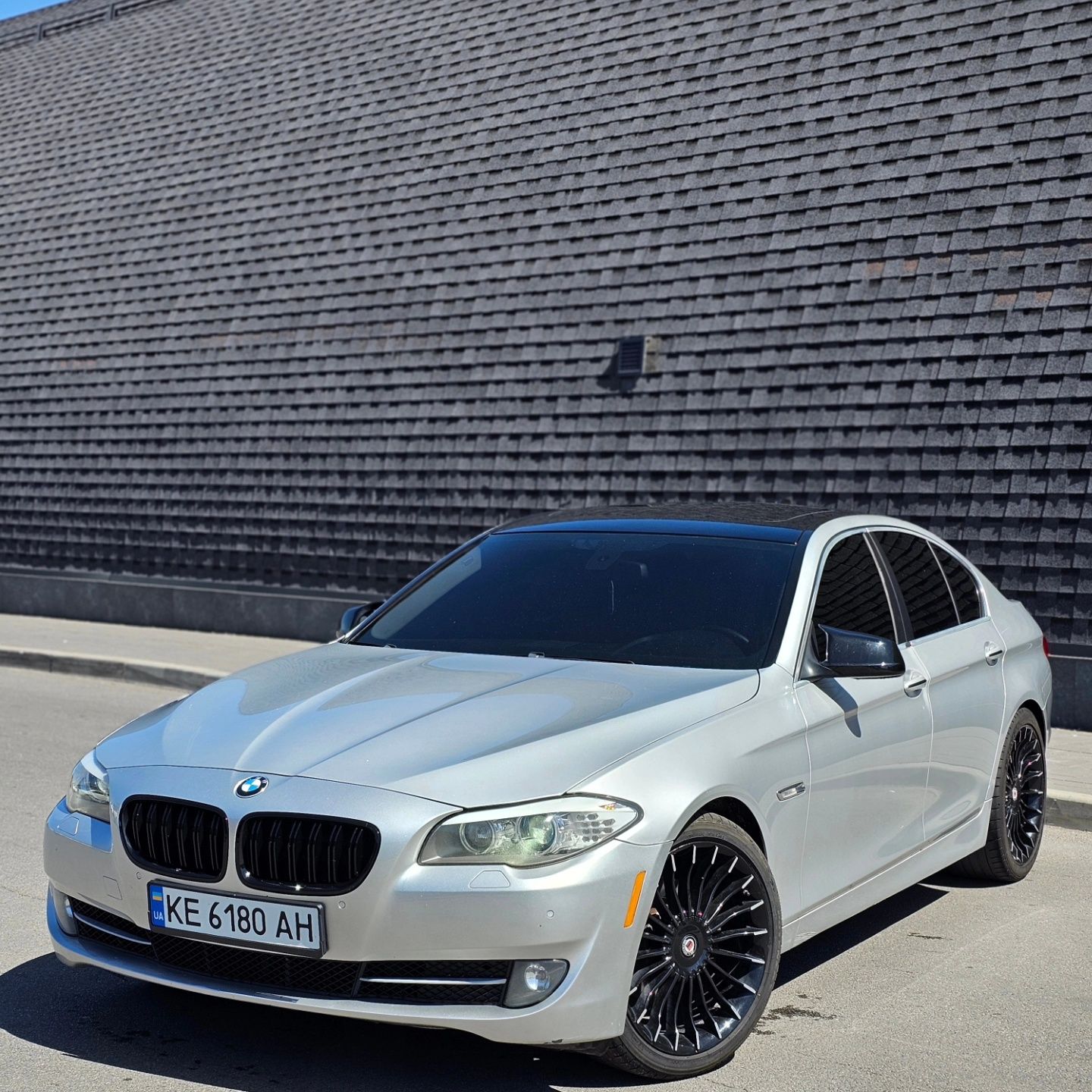 У Продажу BMW F10 528I