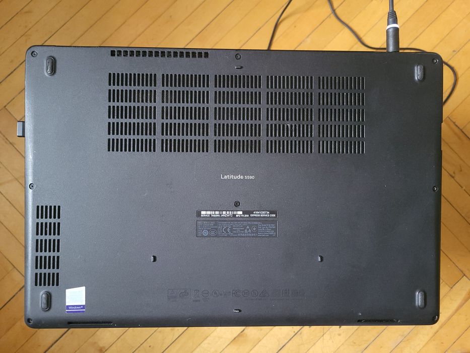 Dell 5590 Latitude 15,6 I7-7600 16/256GB