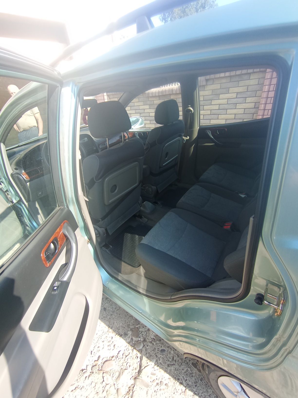 Автомобіль Daewoo Rezzo