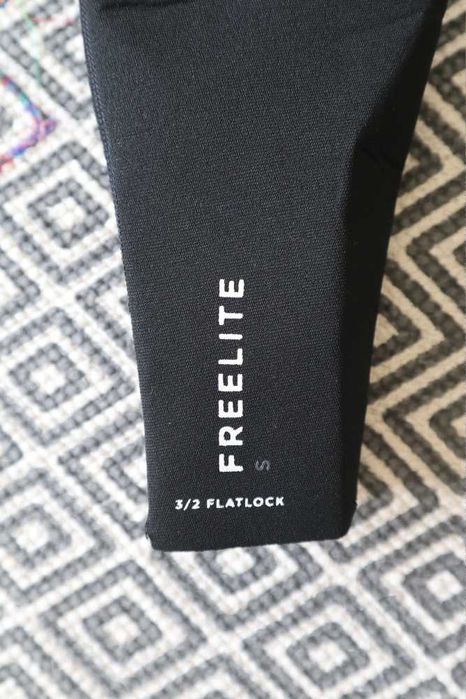 Vendo fato surf NOVO - Rip Curl, tamanho s