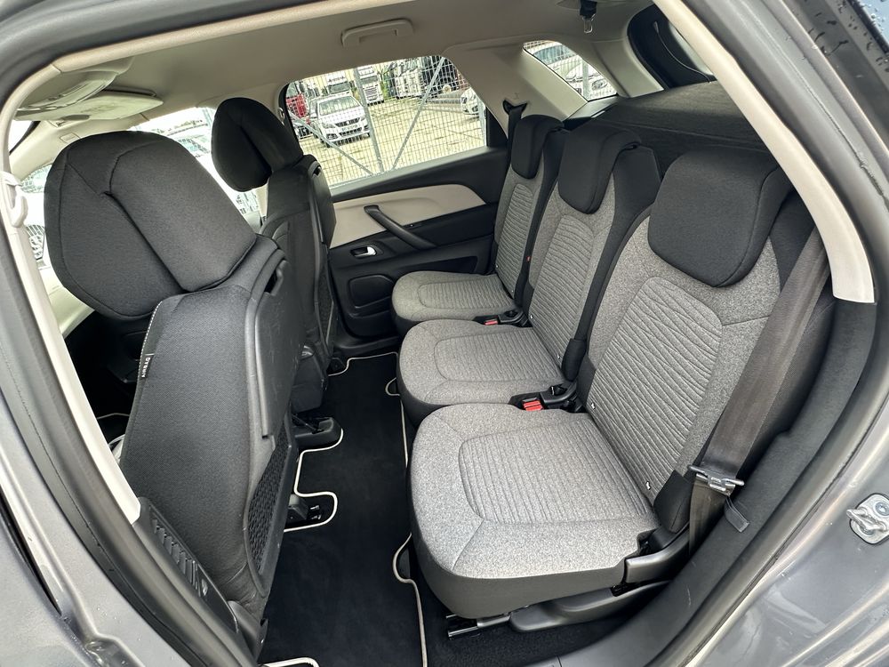 Citroen C4 Space Tourer Automat !