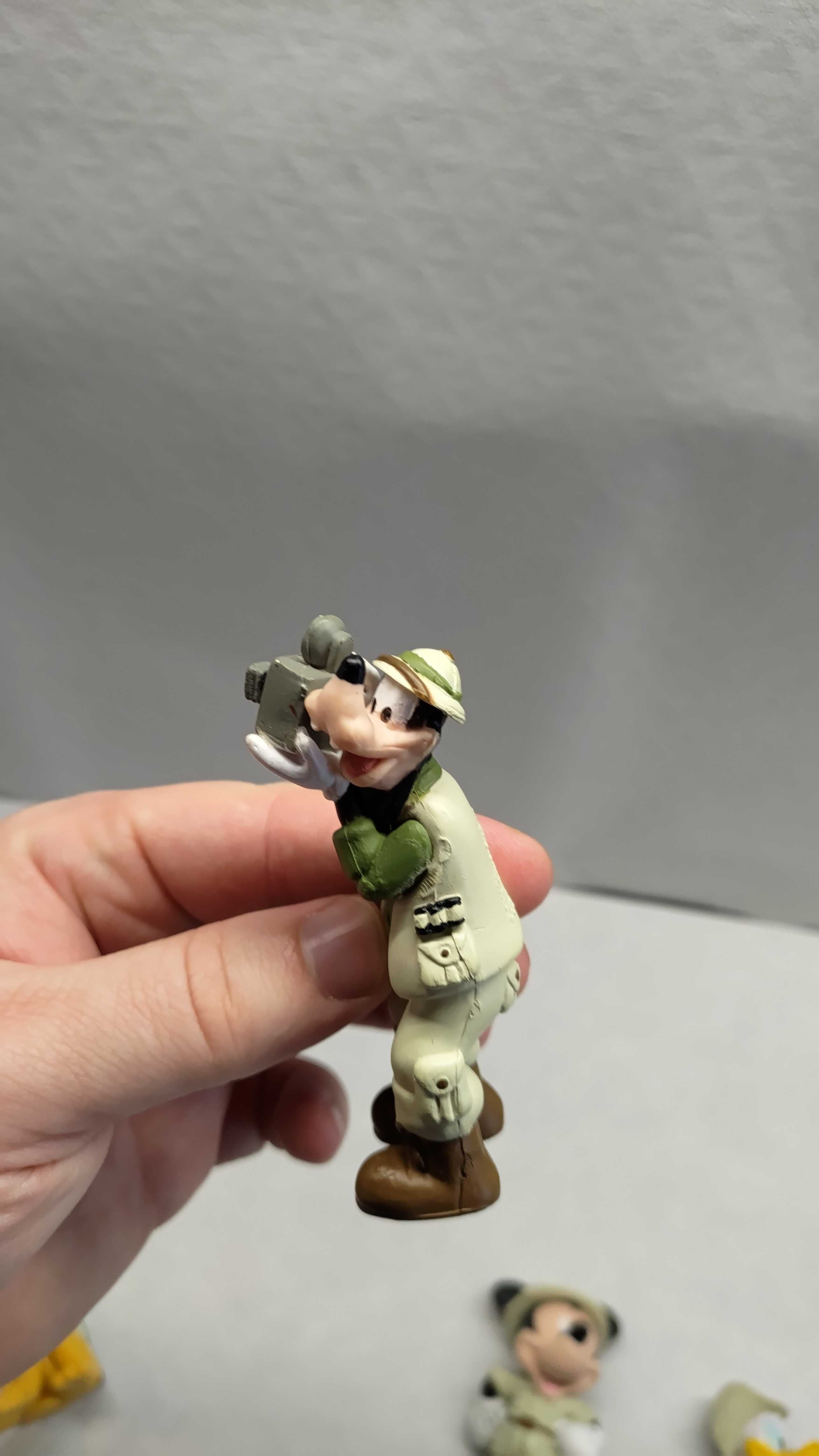 Disney Parks Mickey and Friends On Safari Cake Topper.дисней.сафар 5+1