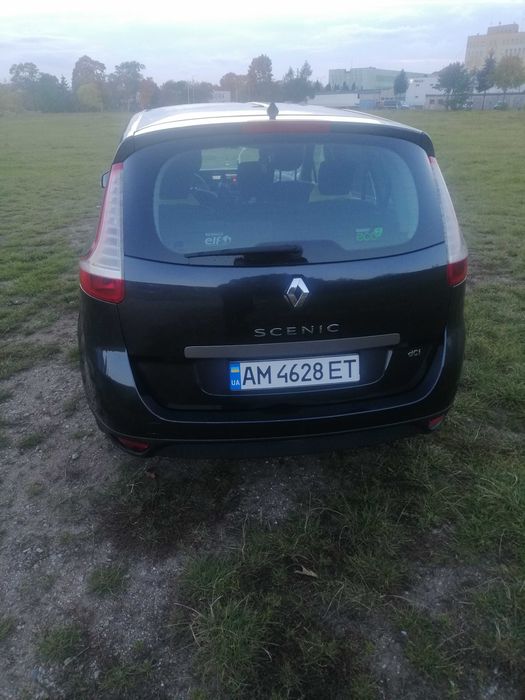 Renault Megane Scenik 2011 1.6 130к.с