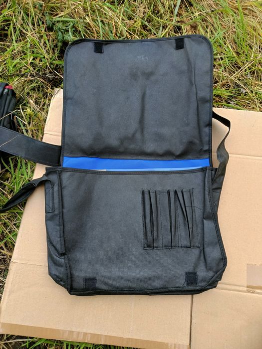 Torba na dokumenty / laptopa – czarno-niebieska, lekka i pojemna

Sprz