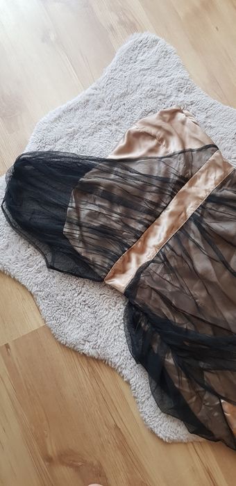 Asymetryczna sukienka Amisu z siateczką