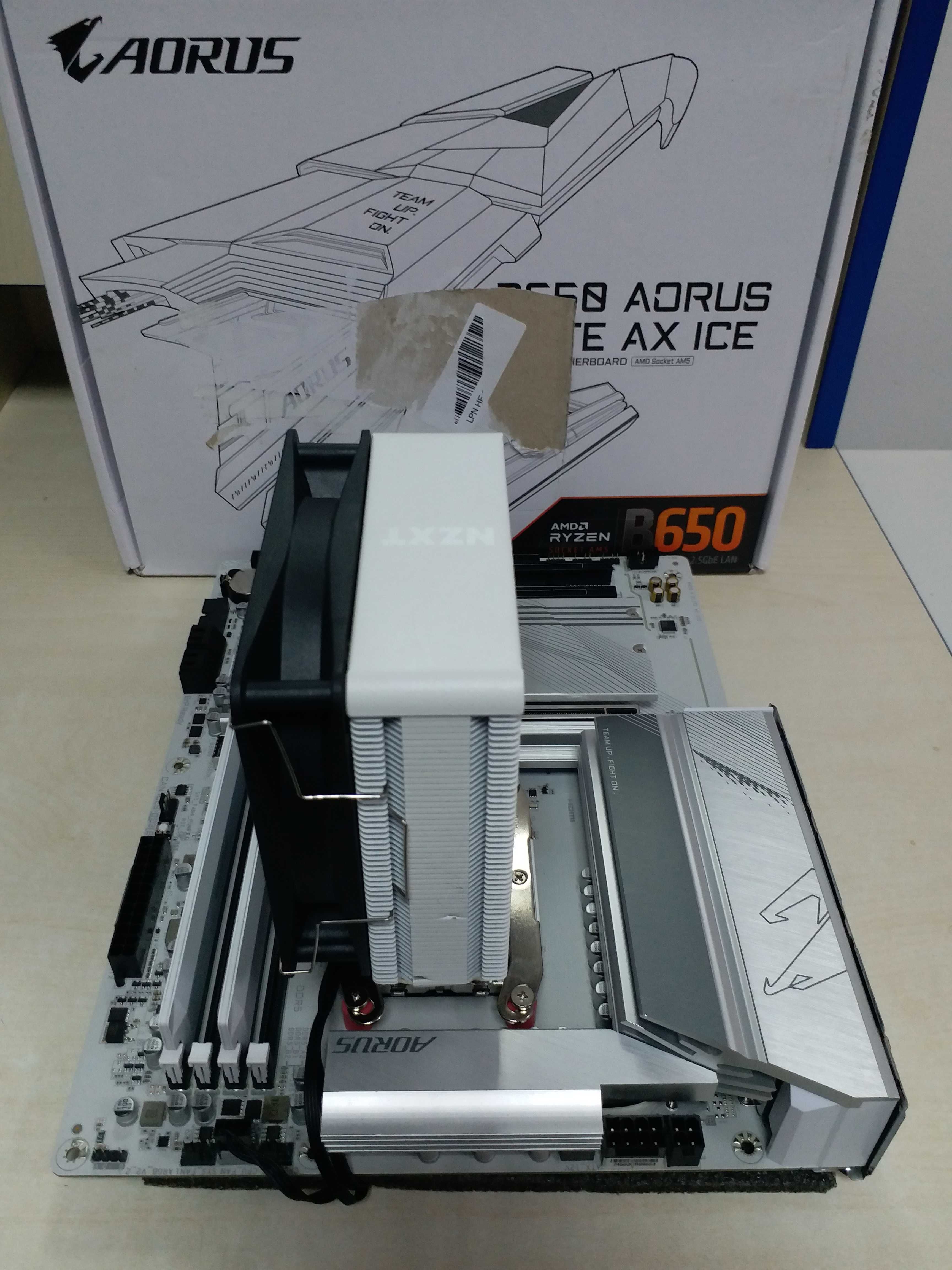 Gigabyte B650 AORUS Elite AX Ice+Ryzen 5 7500F+DDR5 2x16Gb 6000MHz