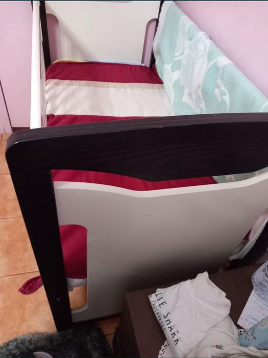 Cama de bebé de grades