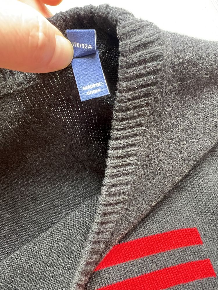 Sweter Gant z dużym logo Amerykańskiej flagi