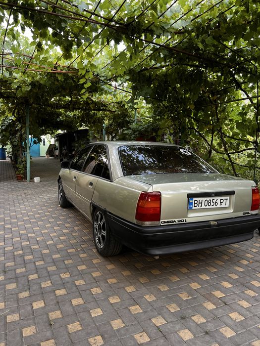Продам Опель Омега 2.0 бензин
