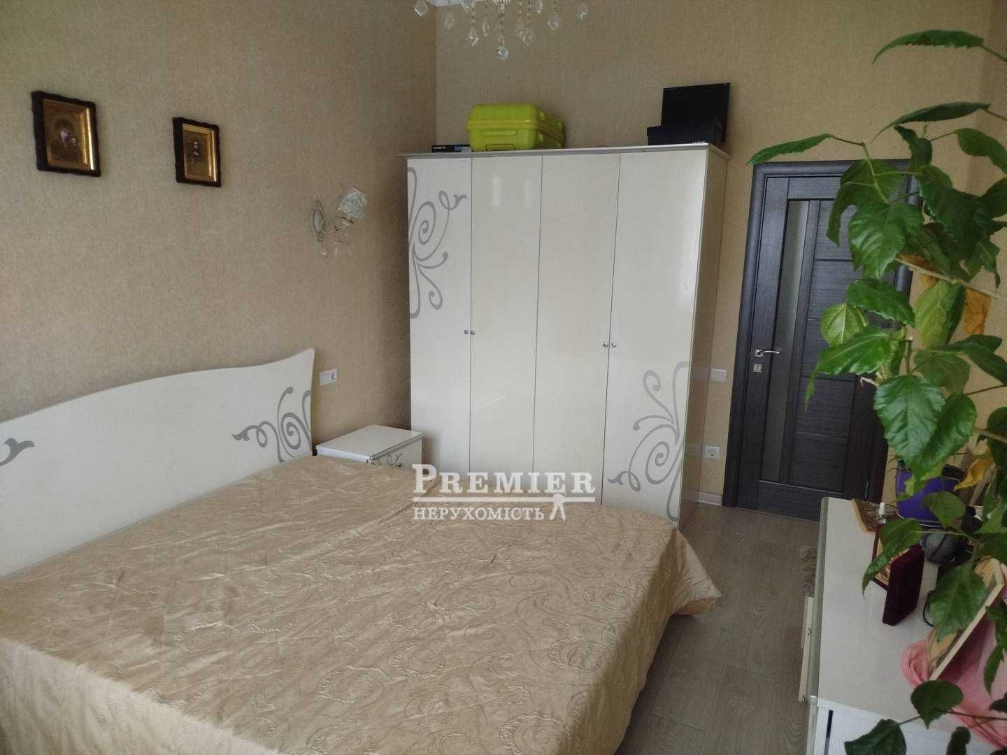 У продажу простора 3 кім. квартира у м. Чорноморськ