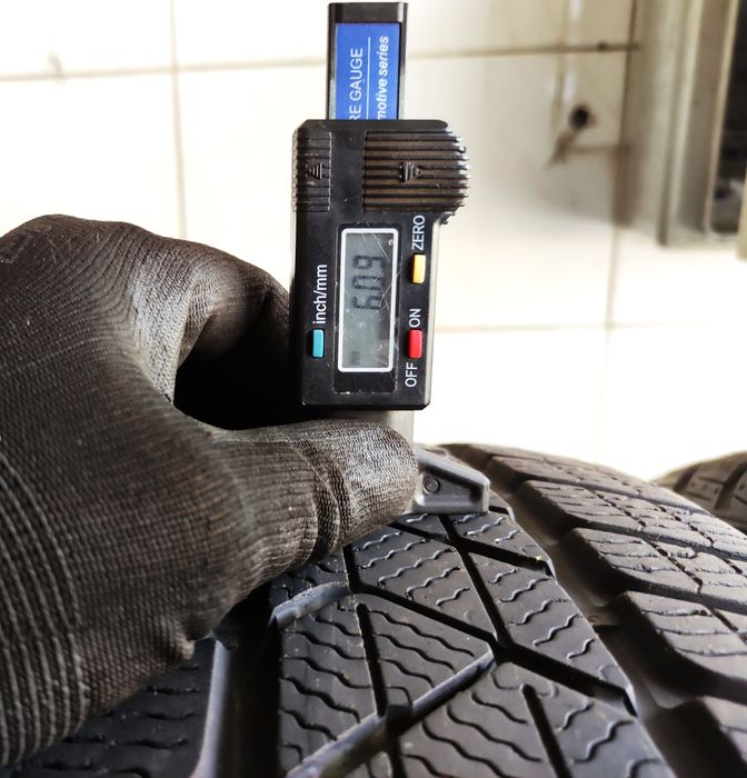 2x 205/60R16 Pirelli SottoZero 3 Winter 96H 6mm C/B/72dB