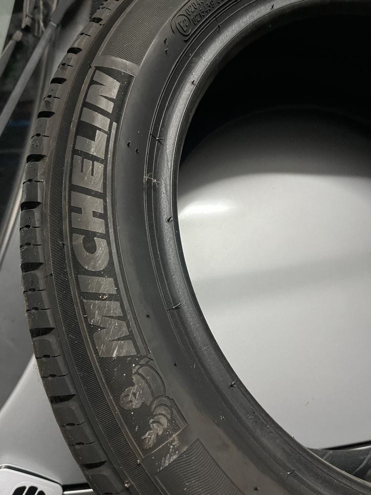 Vendo pneu Michelin 165/60 R14 75T