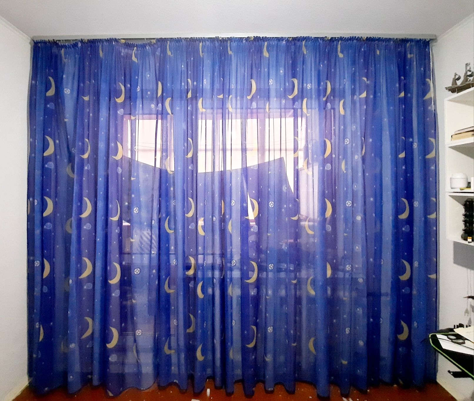 Тюль синя в дитячу кімнату