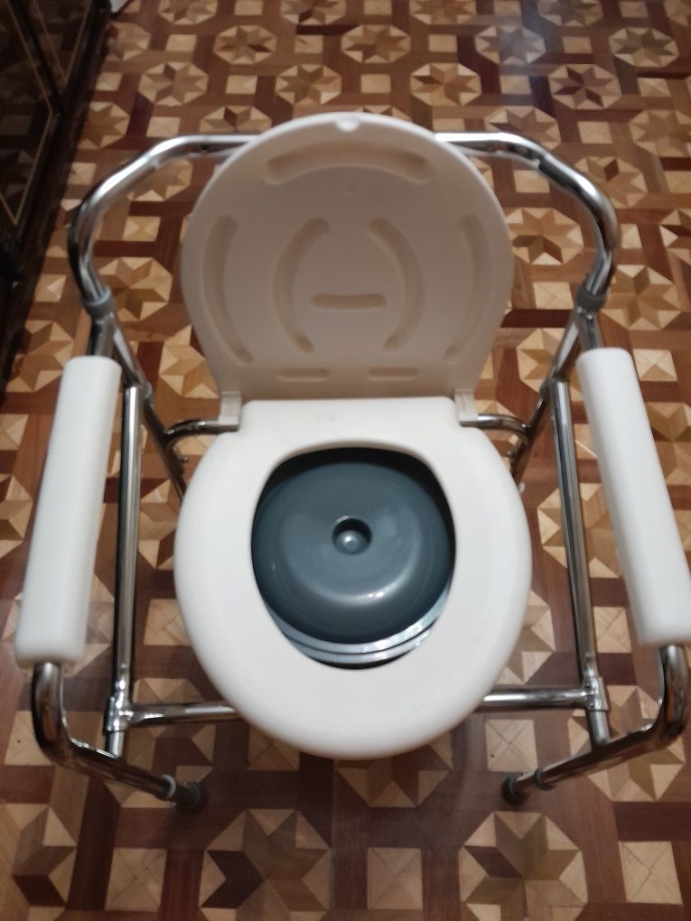 Продам новый туалет-стул