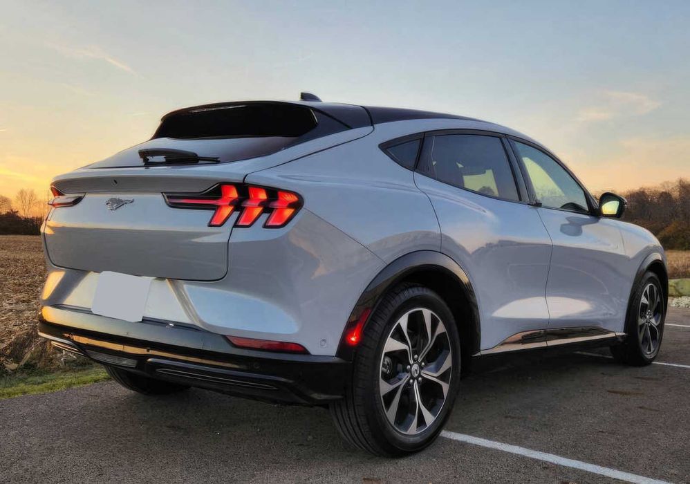 Ford Mustang Mach-E Premium      2021