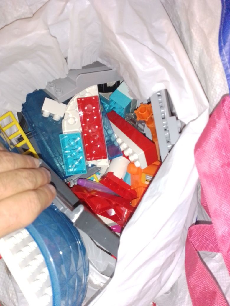 Caixa Lego Vazia tipo Mala - 10E- Lego várias Peças Desde 2E
