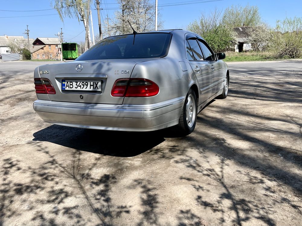 Mercedes-benz w210