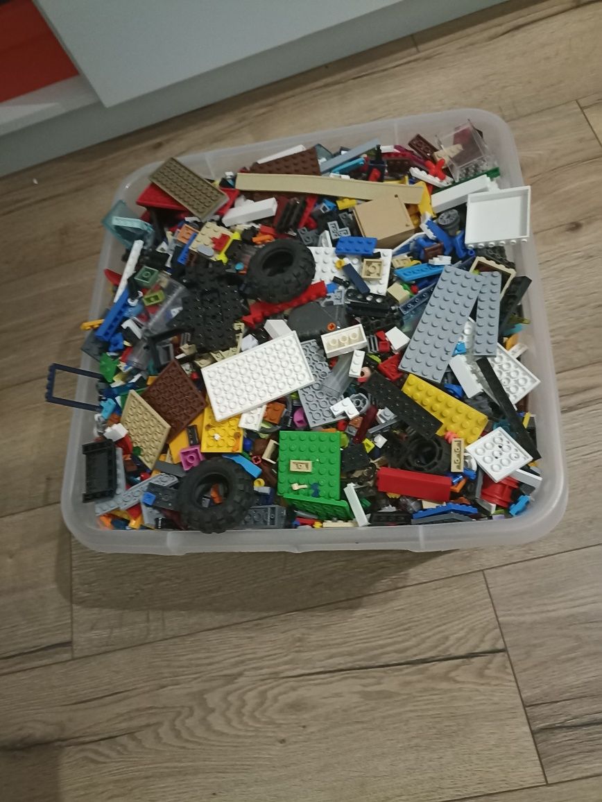 Klocki LEGO  całość duży pojemnik