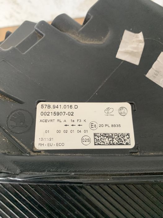 Skoda Karoq lampa prawa przednia prawy przód FULL LED Europa