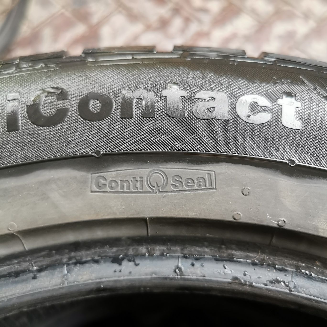 Шины Continental 235/55R18.