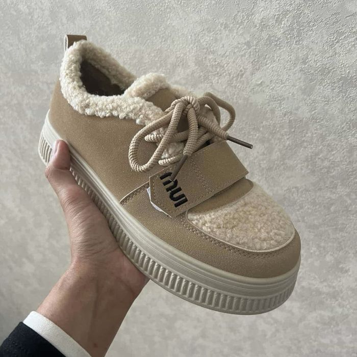 Кросівки, угги в стилі міу