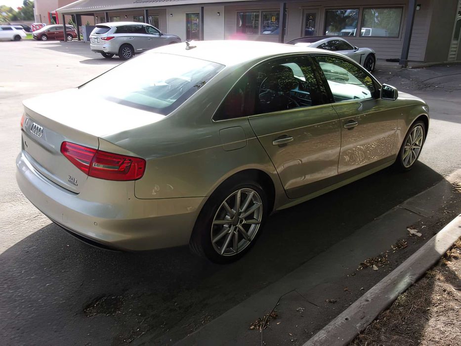 Audi A4      2015
