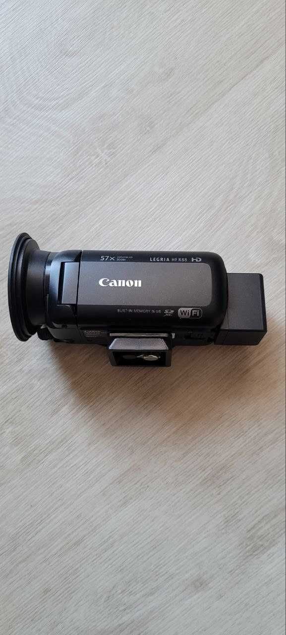 Видеокамера Canon Legria HF R88