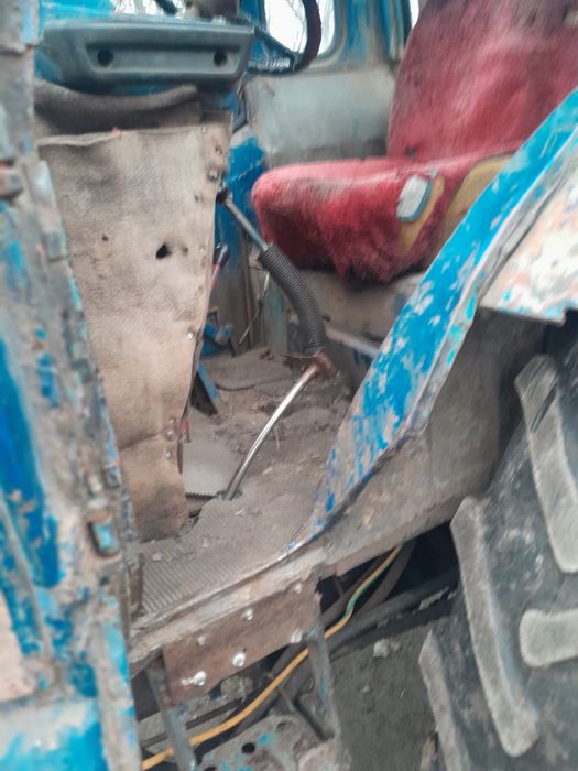 трактор мтз 80 в робочому стані