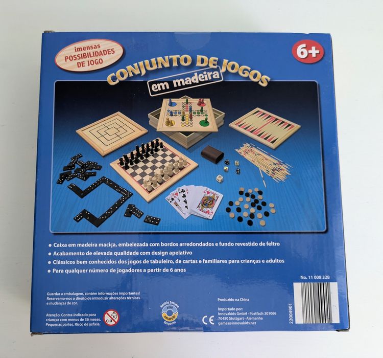 Conjunto de jogos em madeira: damas, xadrez, dominó, cartas, micado,..