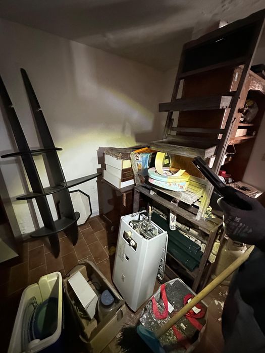 Recolha / limpeza de lojas, armazéns, garagens, casas, etc