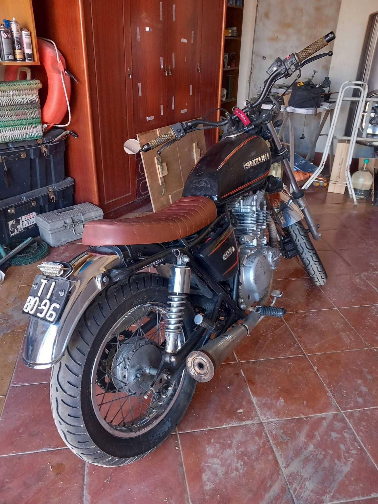 Suzuki GN 250 impecável