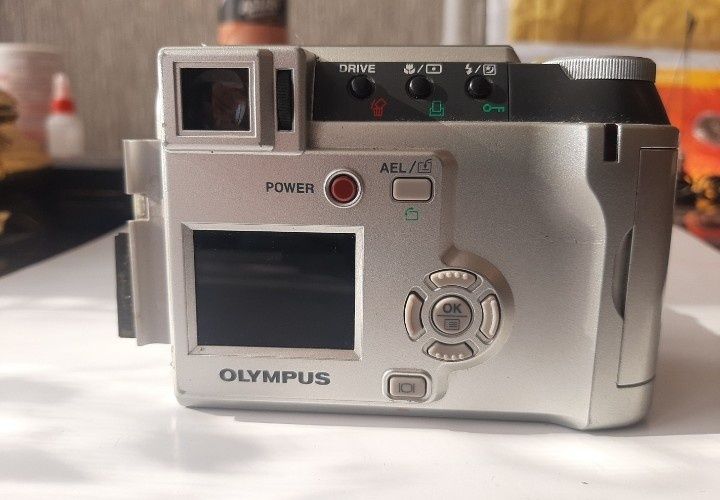 Фотоаппараты Olympus и Kodak