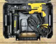 Młotowiertarka udarowa sieciowa Dewalt D25133 | walizka TSTAK
